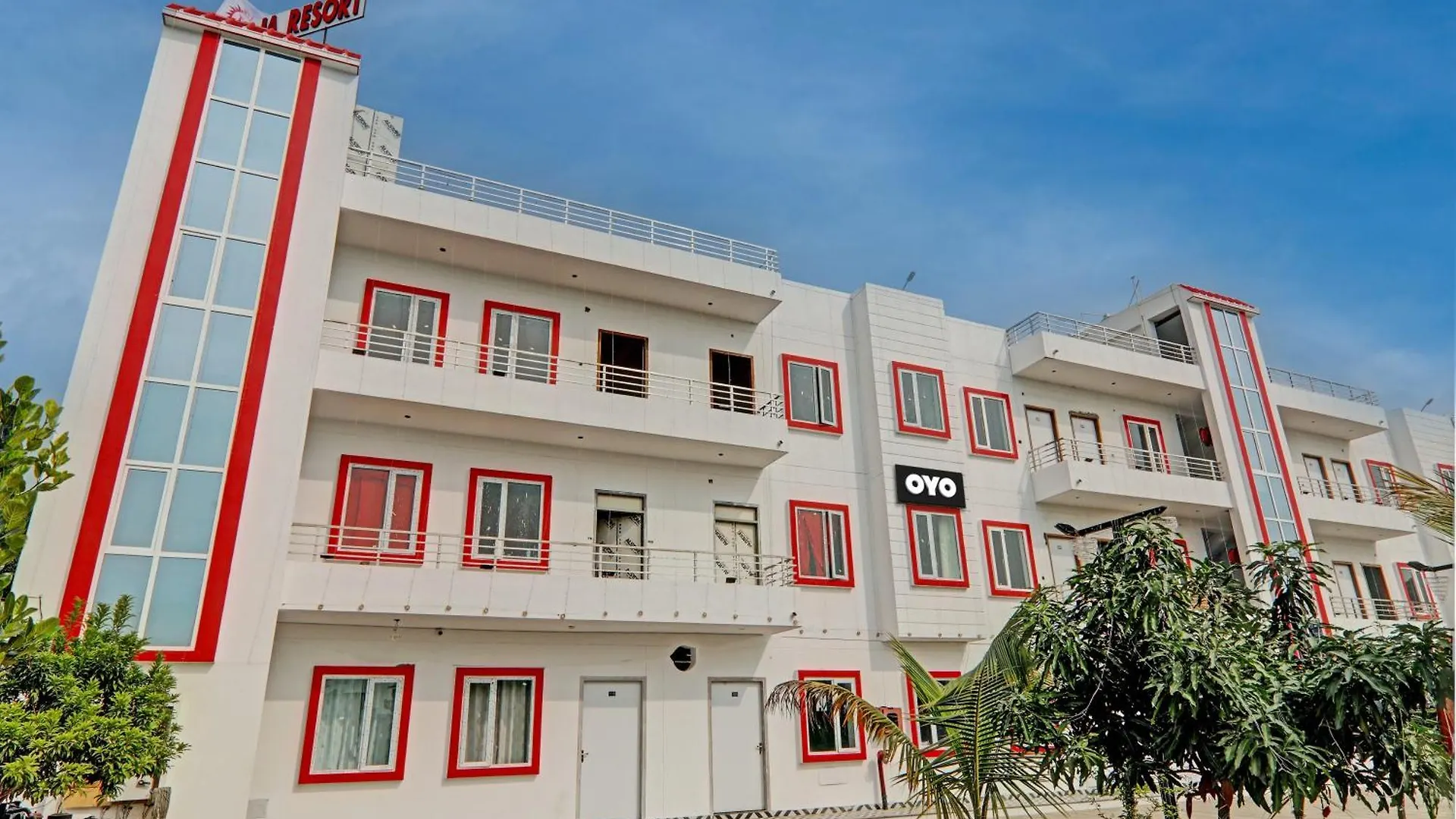**** Hotel Collection O Maharaja Resort Varanasi Indien